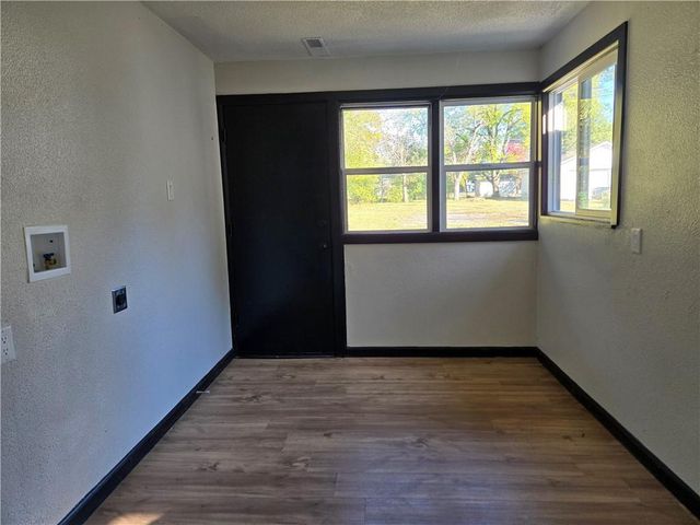 806 W 2nd Street, Pittsburg, KS 66762