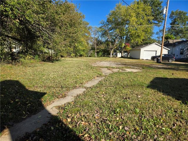 806 W 2nd Street, Pittsburg, KS 66762