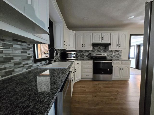 806 W 2nd Street, Pittsburg, KS 66762