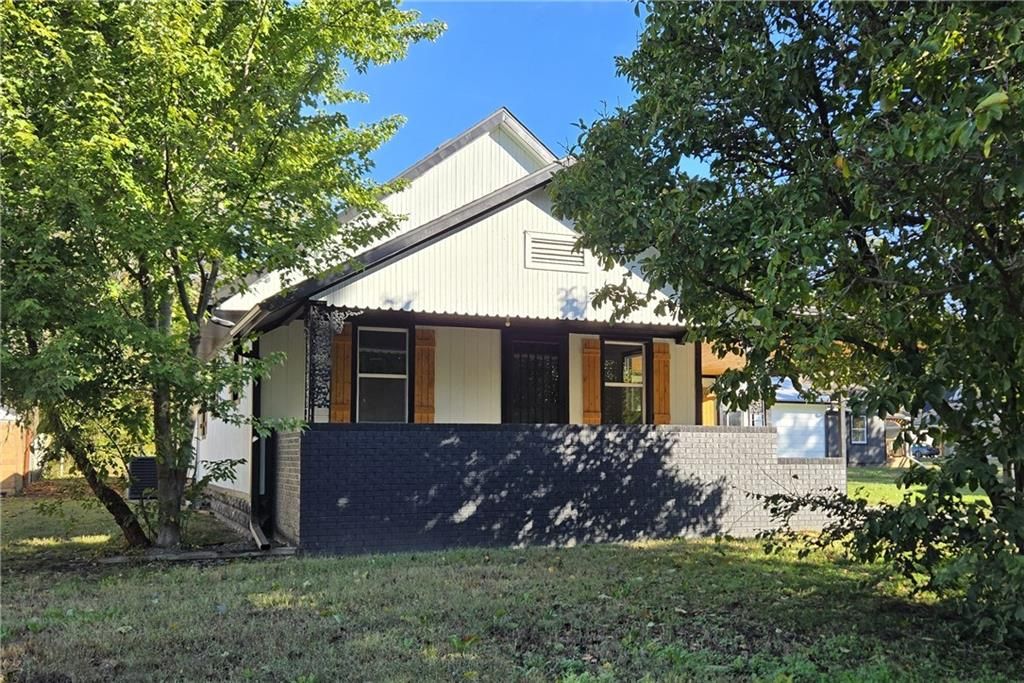 806 W 2nd Street, Pittsburg, KS 66762