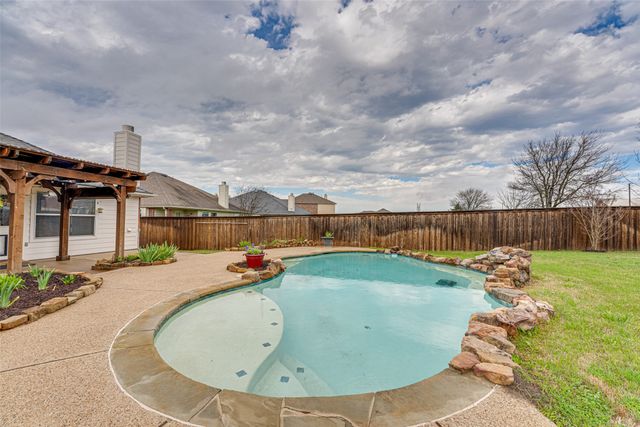 217 Arabian Road, Waxahachie, TX 75165