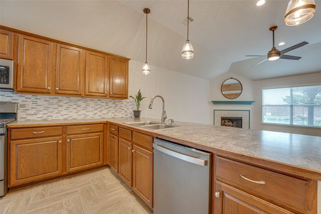 217 Arabian Road, Waxahachie, TX 75165