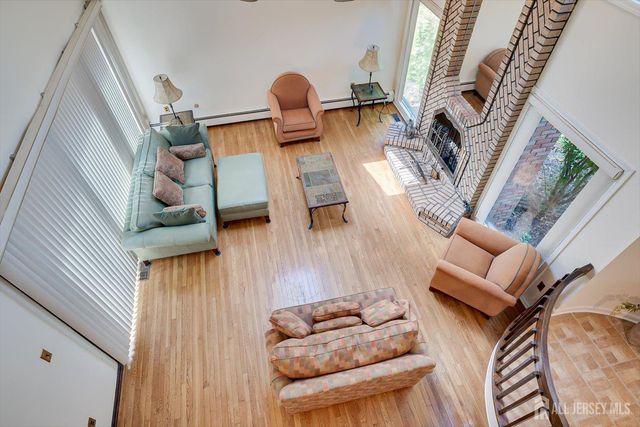 8 Parkside Drive, North Brunswick, NJ 08902