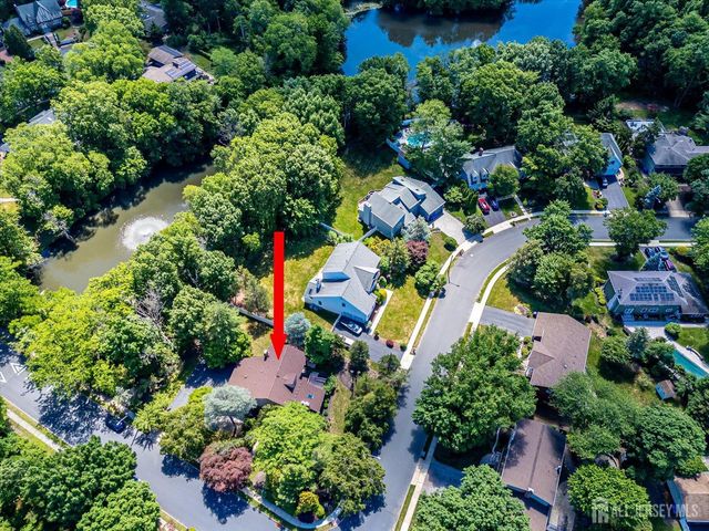 8 Parkside Drive, North Brunswick, NJ 08902