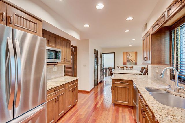 8 Parkside Drive, North Brunswick, NJ 08902