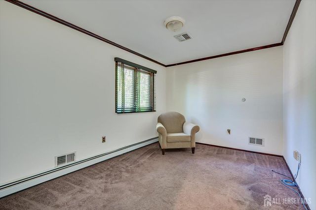 8 Parkside Drive, North Brunswick, NJ 08902