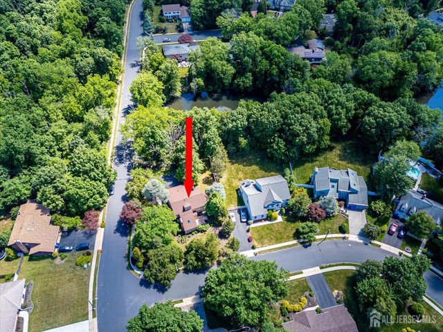 8 Parkside Drive, North Brunswick, NJ 08902