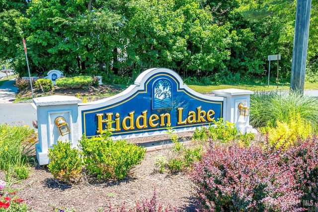 8 Parkside Drive, North Brunswick, NJ 08902