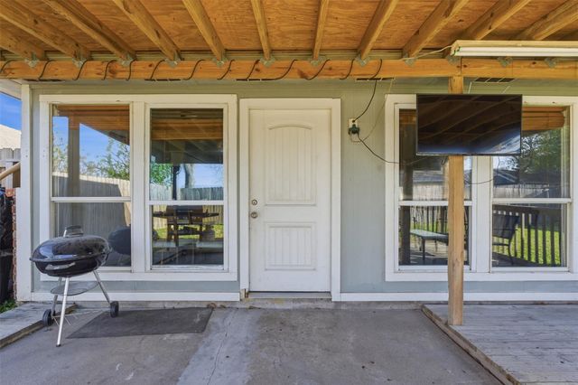 437 E 2nd Street, Deer Park, TX 77536