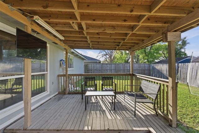 437 E 2nd Street, Deer Park, TX 77536