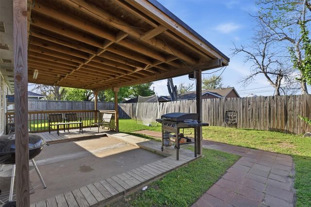 437 E 2nd Street, Deer Park, TX 77536