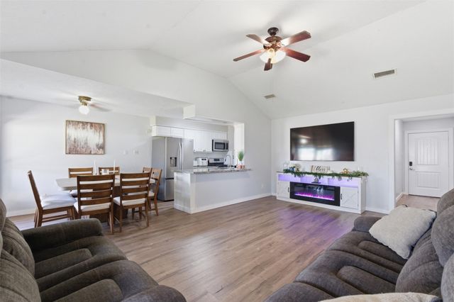 437 E 2nd Street, Deer Park, TX 77536