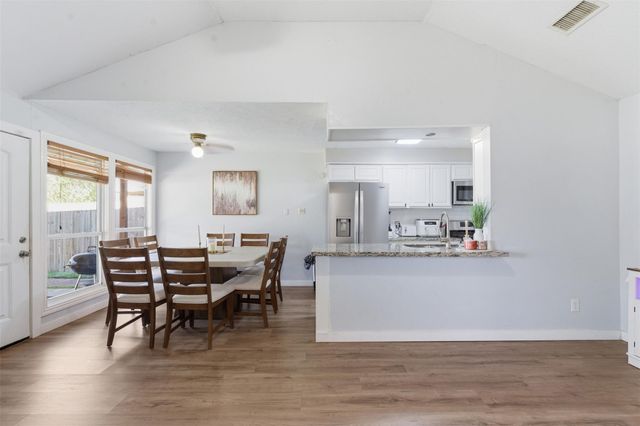 437 E 2nd Street, Deer Park, TX 77536