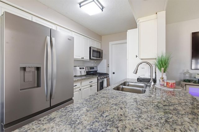 437 E 2nd Street, Deer Park, TX 77536