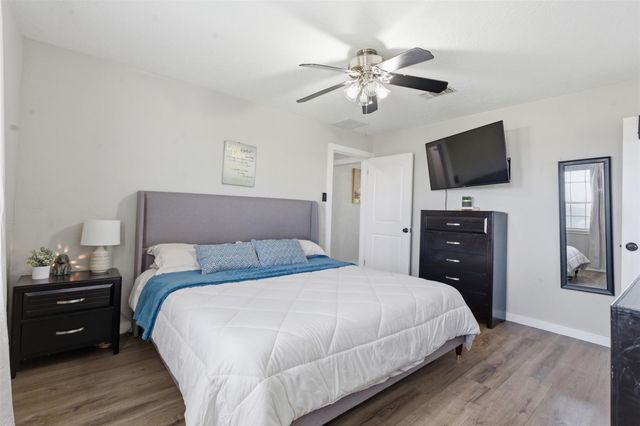 437 E 2nd Street, Deer Park, TX 77536