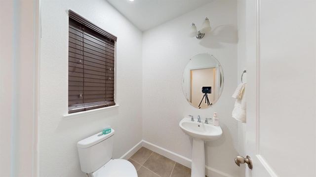 9824 Porto Bay Dr, Elk Grove, CA 95757