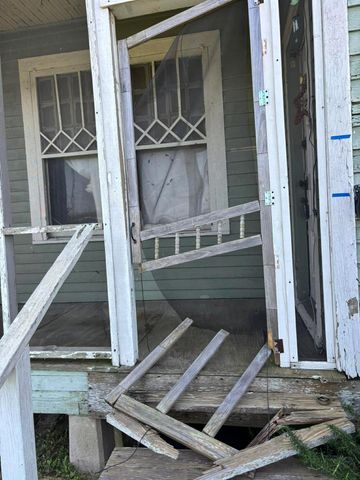 4311 Bernardo De Galvez Avenue, Galveston, TX 77550