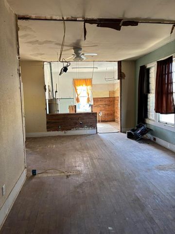 4311 Bernardo De Galvez Avenue, Galveston, TX 77550