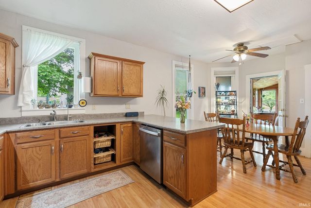 1054 N Seminary Street, Roanoke, IN 46783