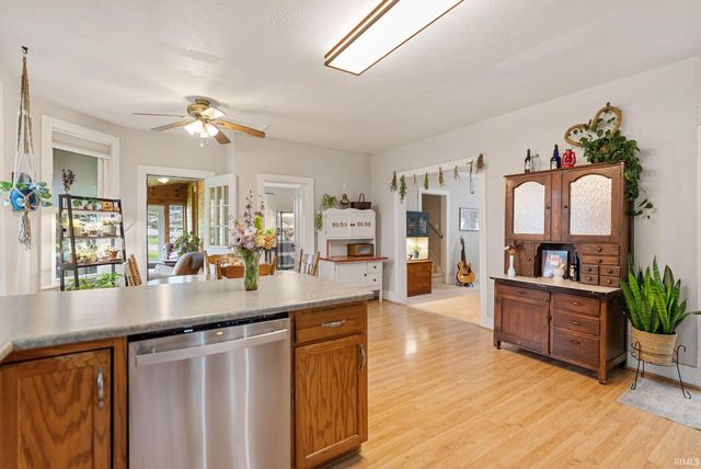 1054 N Seminary Street, Roanoke, IN 46783