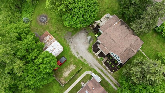 1054 N Seminary Street, Roanoke, IN 46783