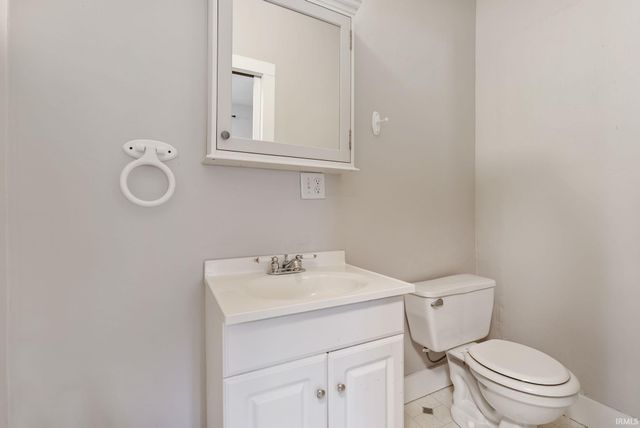 1054 N Seminary Street, Roanoke, IN 46783