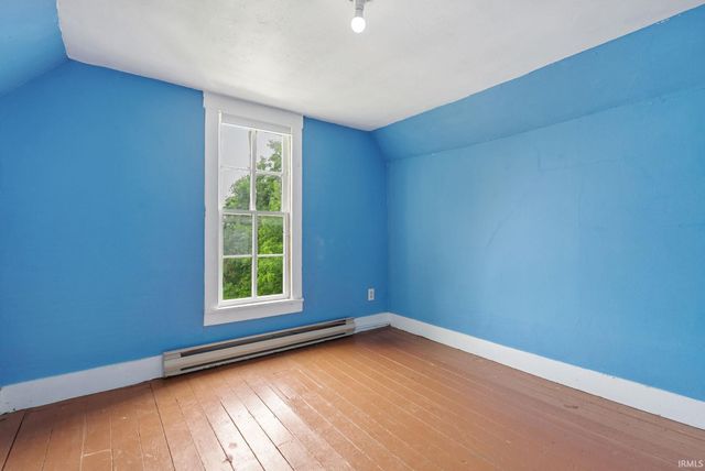1054 N Seminary Street, Roanoke, IN 46783