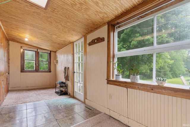 1054 N Seminary Street, Roanoke, IN 46783