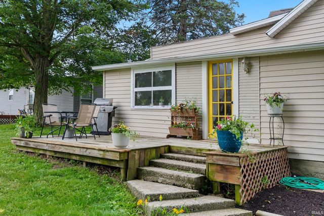 1054 N Seminary Street, Roanoke, IN 46783