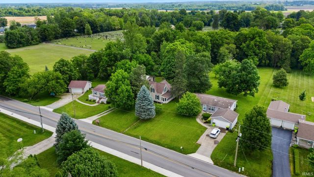 1054 N Seminary Street, Roanoke, IN 46783