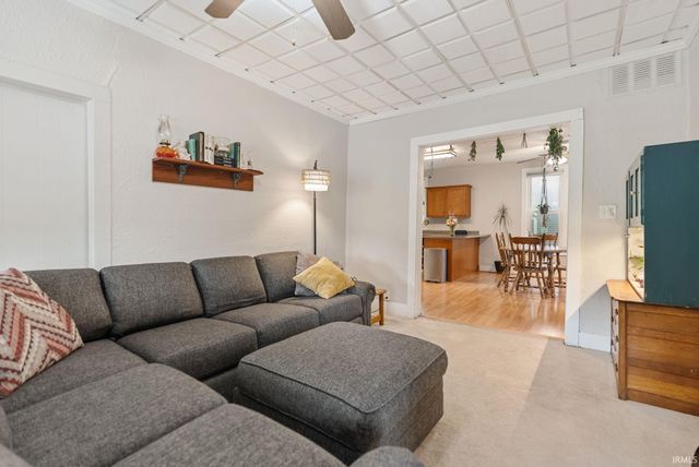 1054 N Seminary Street, Roanoke, IN 46783