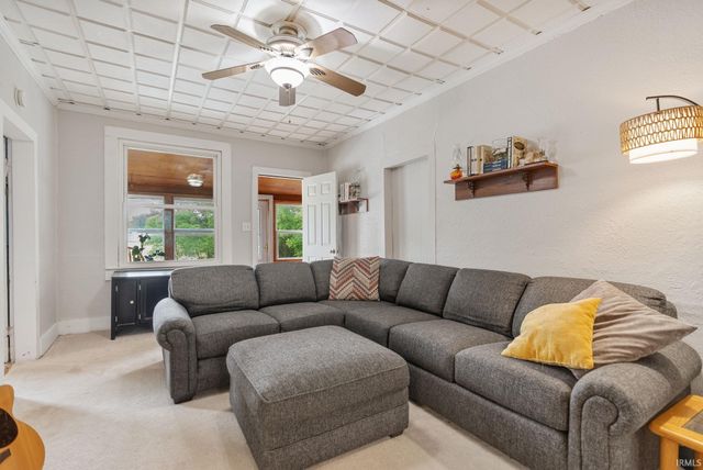 1054 N Seminary Street, Roanoke, IN 46783