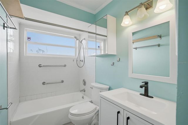 7962 2ND WAY N, St Petersburg, FL 33702