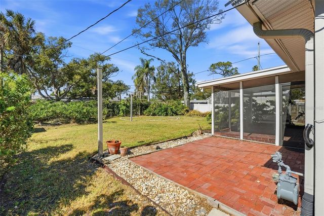 7962 2ND WAY N, St Petersburg, FL 33702