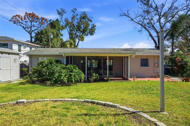 7962 2ND WAY N, St Petersburg, FL 33702