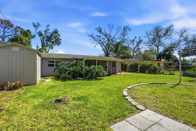 7962 2ND WAY N, St Petersburg, FL 33702