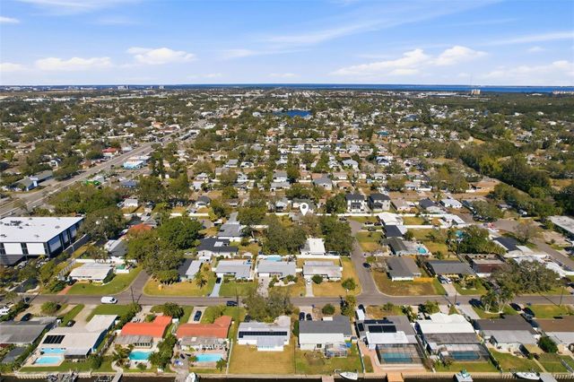 7962 2ND WAY N, St Petersburg, FL 33702