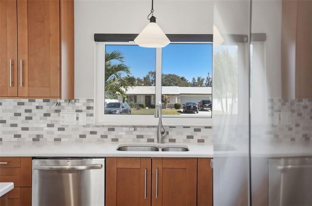 7962 2ND WAY N, St Petersburg, FL 33702