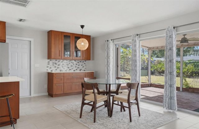 7962 2ND WAY N, St Petersburg, FL 33702