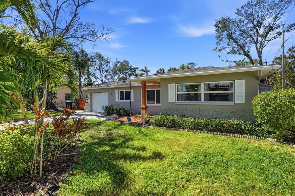 7962 2ND WAY N, St Petersburg, FL 33702