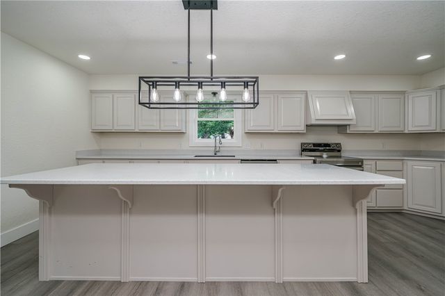 302 6th Street, Green Forest, AR 72638