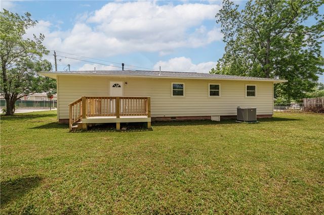 302 6th Street, Green Forest, AR 72638