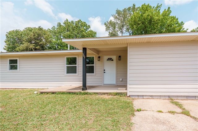 302 6th Street, Green Forest, AR 72638