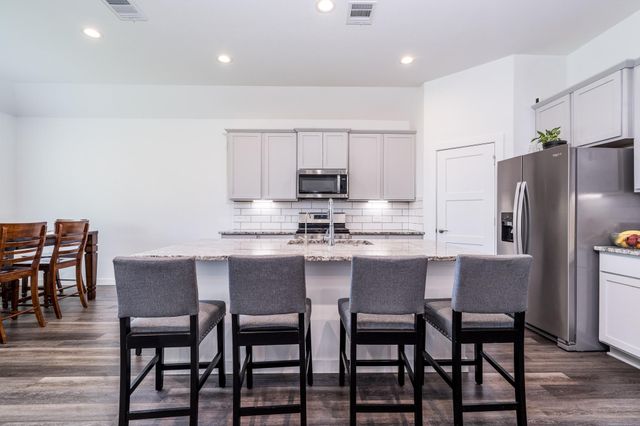1565 Oakdale Crest Rd, Montgomery, TX 77316