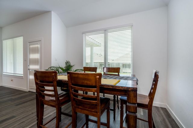 1565 Oakdale Crest Rd, Montgomery, TX 77316