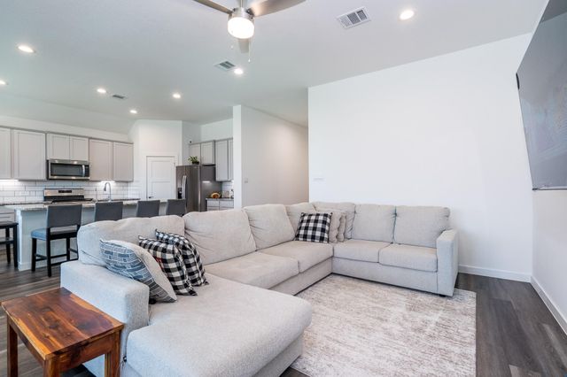 1565 Oakdale Crest Rd, Montgomery, TX 77316