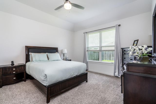 1565 Oakdale Crest Rd, Montgomery, TX 77316