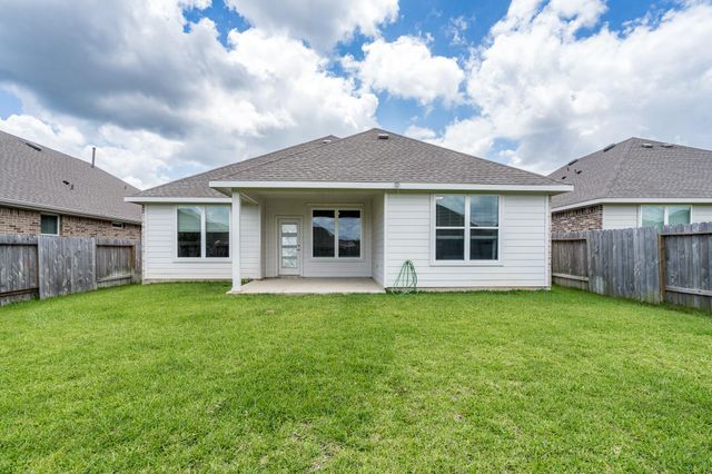1565 Oakdale Crest Rd, Montgomery, TX 77316
