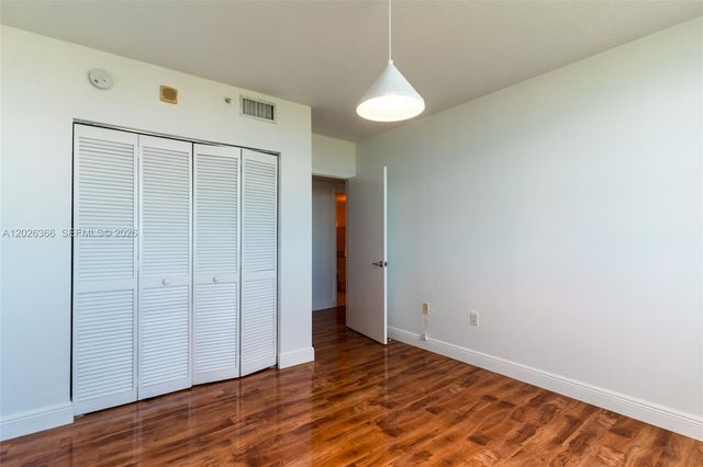 19501 W Country Club Dr 1603, Aventura, FL 33180