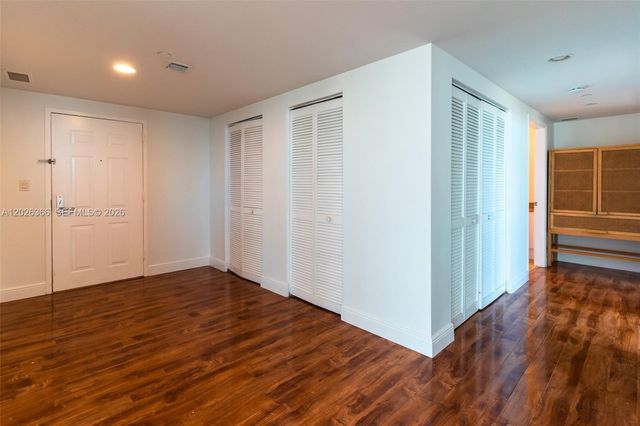 19501 W Country Club Dr 1603, Aventura, FL 33180